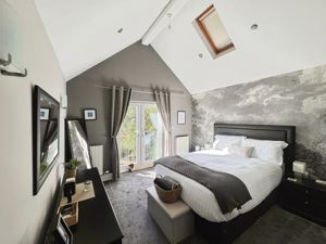 Master bedroom- click for photo gallery